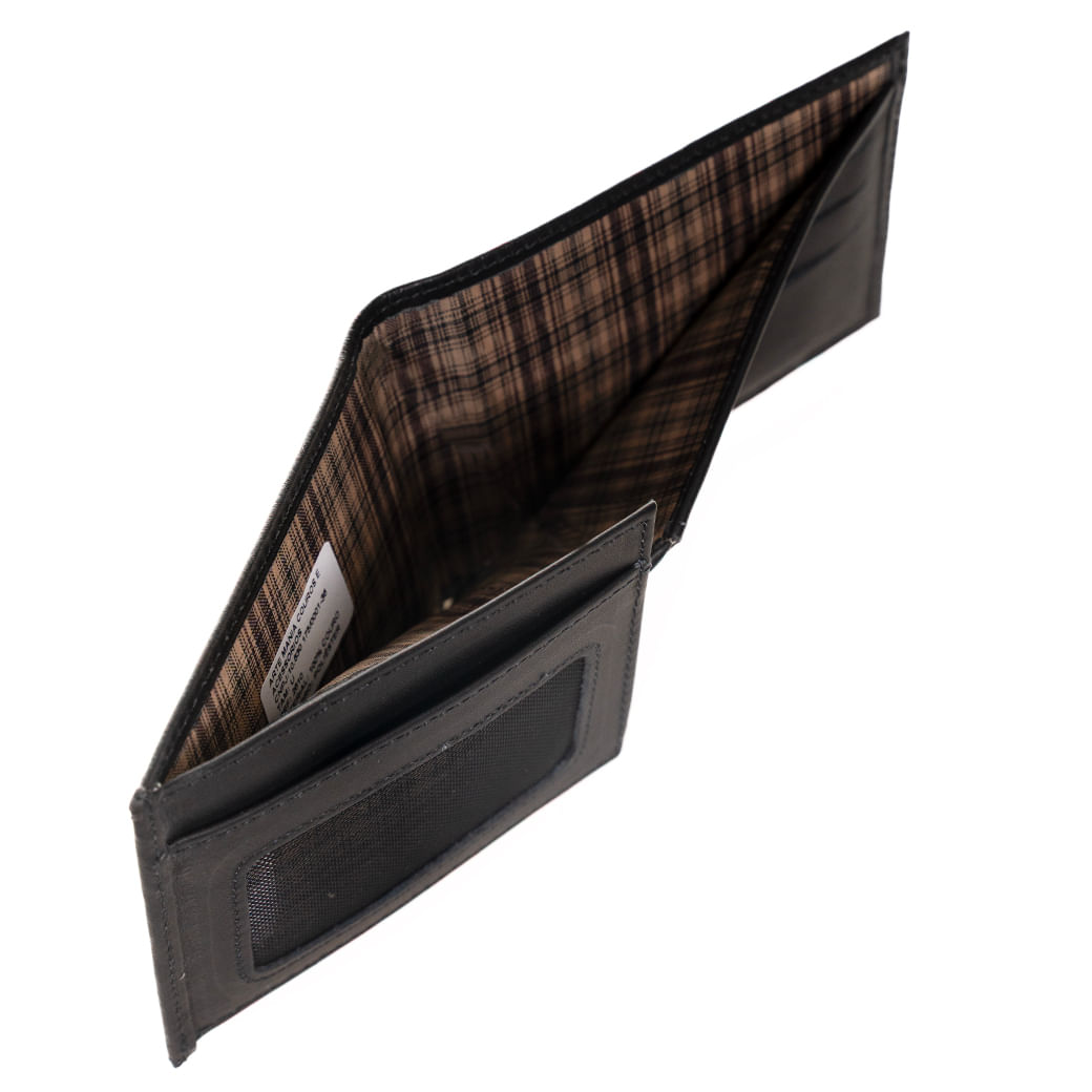 Carteira masculina Constantino preta em couro, vista superior mostrando interior com forro xadrez e compartimentos